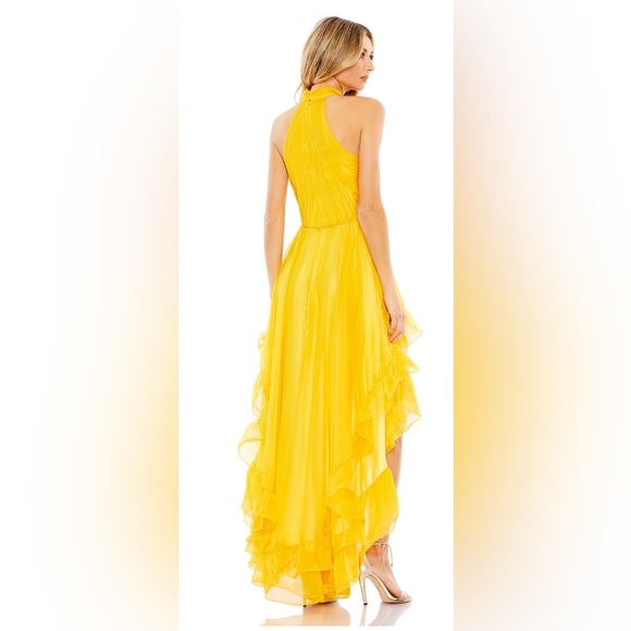 NWT | Mac Duggal 558071‎ Gold Beautiful Mock Neckline Dress, size 4 - Picture 2 of 3